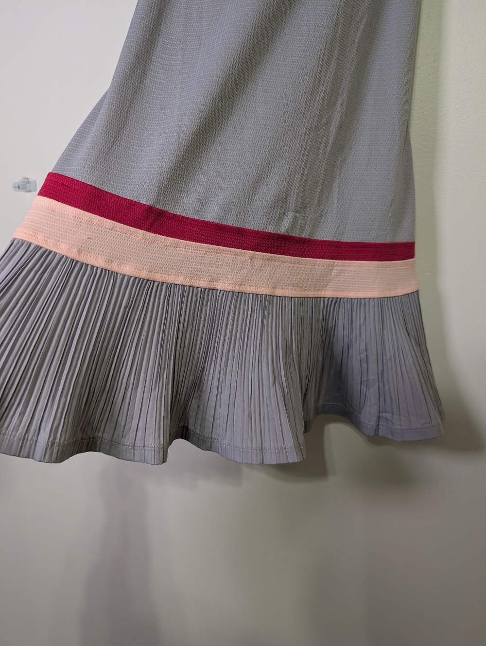 Adidas Tennis Dress M Gray Pink Pleated Athletic Tenniscore Activewear - READ - Picture 8 of 10